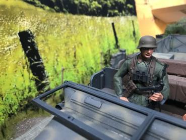 ASIATAM Deutsche Figur 1:16 handbemalt( MF-H16)