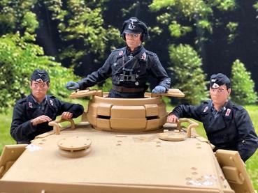 3 Figure für Panzer III-IV handbemalt 1:16