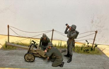 1:16 Raketenwerfer 43 Püppchen mit 3 Figuren  fertig gebau und lackier