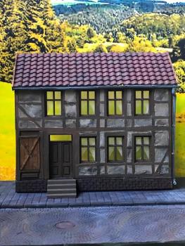 1:35 Handarbeiten Fachwerkhaus 24cm lang 5cm tief.21cm hoch.