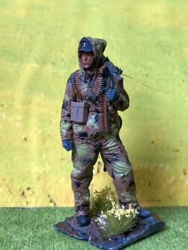 Deutsche Figur Handbemalt mit soclkel 1:16