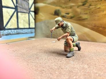 ASIATAM Deutsche Figur 1:16 undbemalt