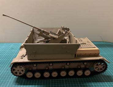 Bausatz 1:16 Möbelwagen mit 3,7 cm flak 37 auf Panzer IV Henglong