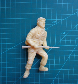 Deutsche Figur TF13-2 unbemalt